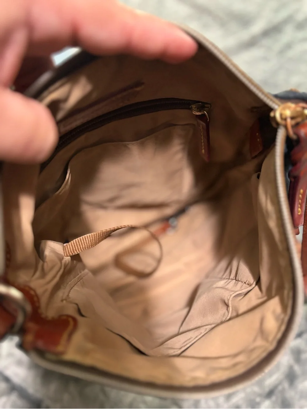 Dooney & Bourke slim navy